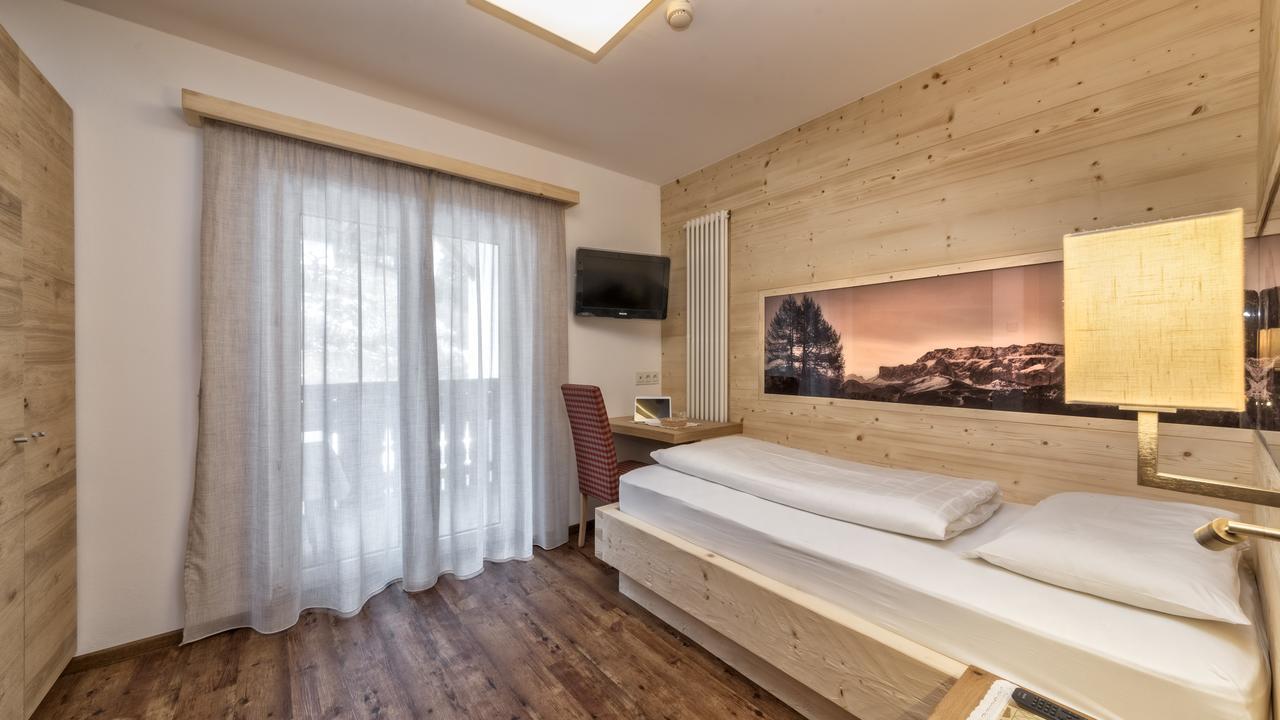 Hotel Interski Santa Cristina Val Gardena Ngoại thất bức ảnh